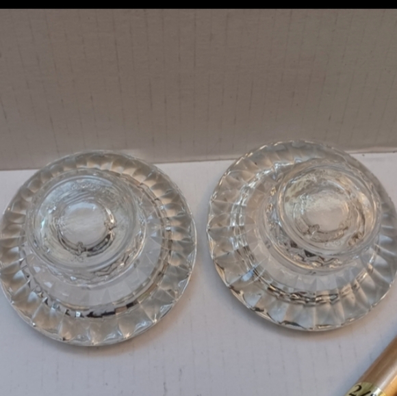 4/$30 Set of 2 Glass Candle Holders & 2 Gold Coloured Candles - Picture 4 of 6